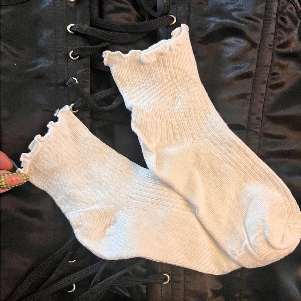 Women’s White Ribbed Ankle New and Lightly Used Socks